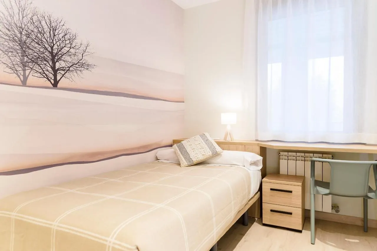 Aparthotel Salburua Витория