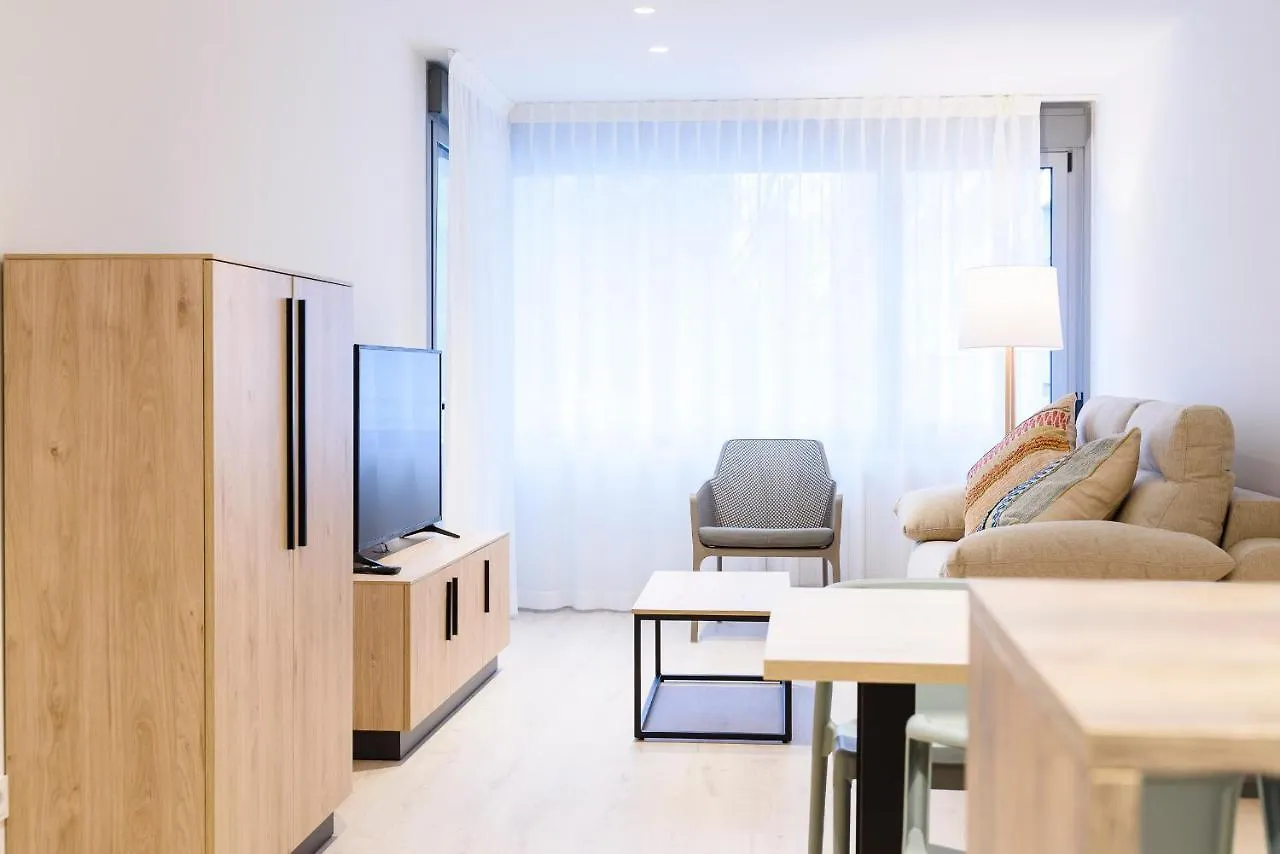 Aparthotel Salburua Витория