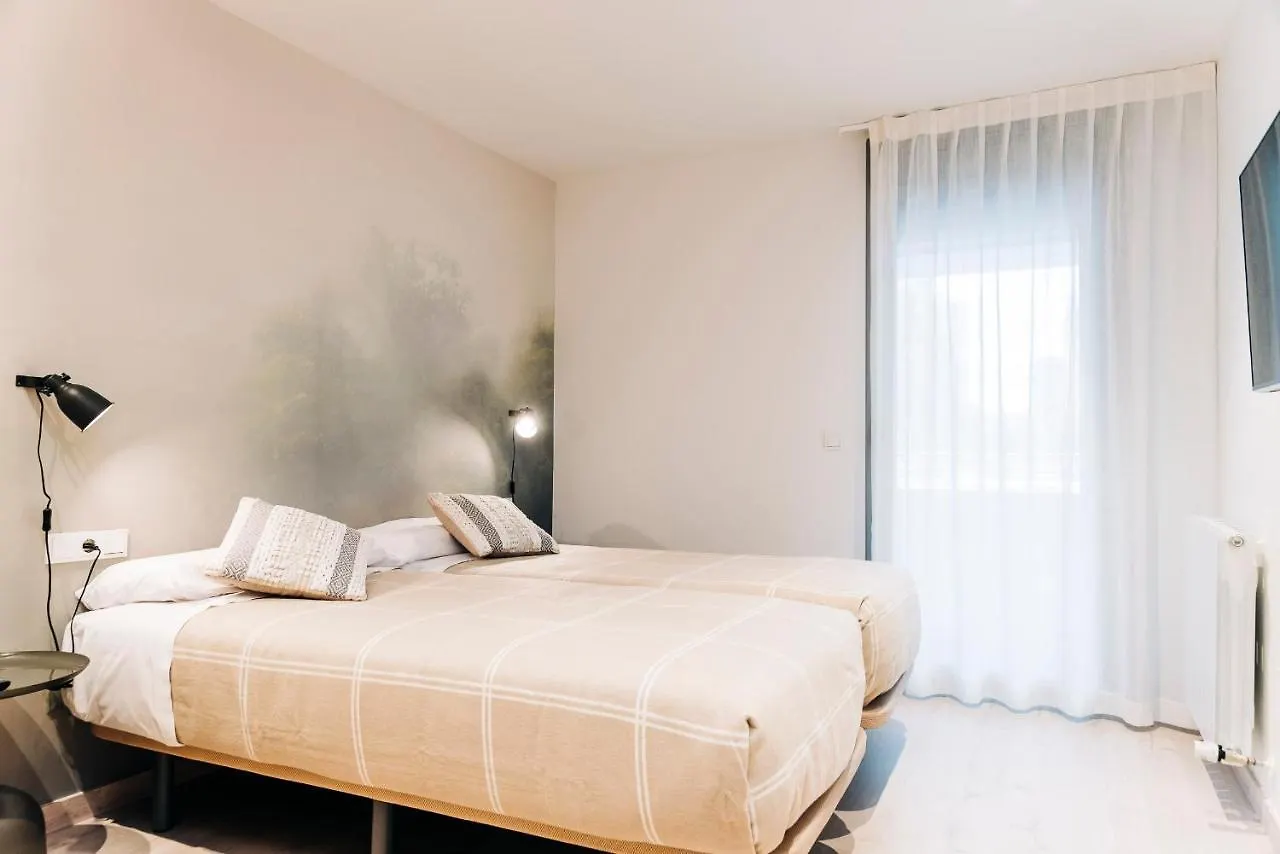 Aparthotel Salburua Витория