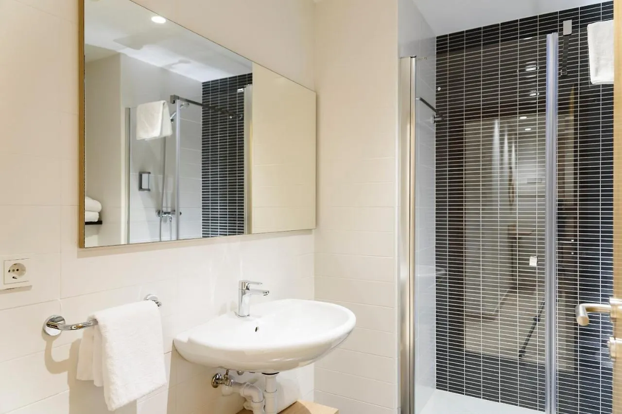 Aparthotel Salburua Витория