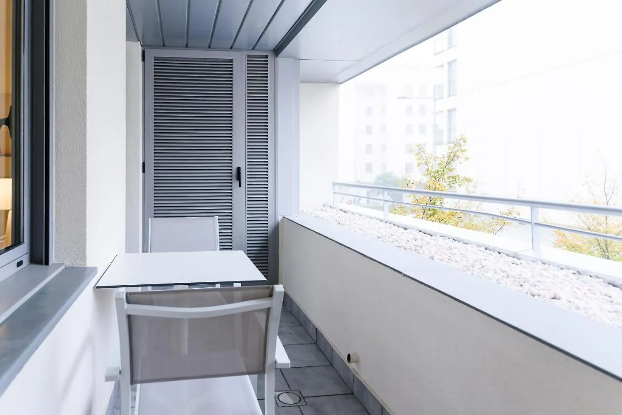 Aparthotel Salburua Витория
