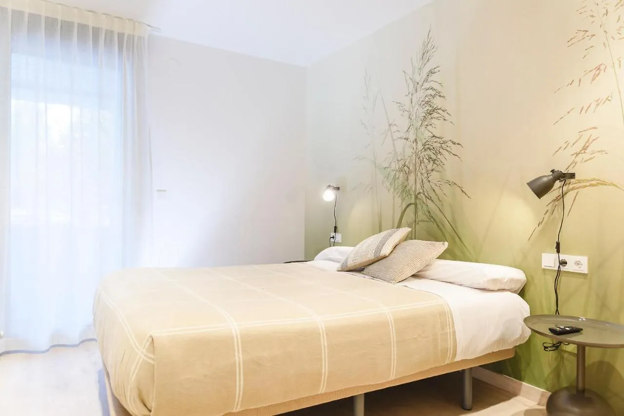 Aparthotel Salburua Витория