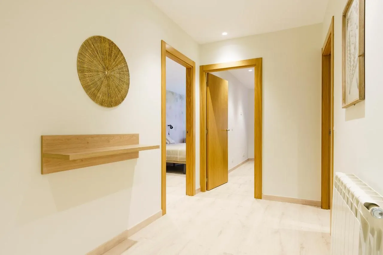 Aparthotel Salburua Витория